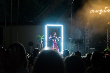 Wokalistka Kwiatu Jabłoni Kasia Sienkiewicz